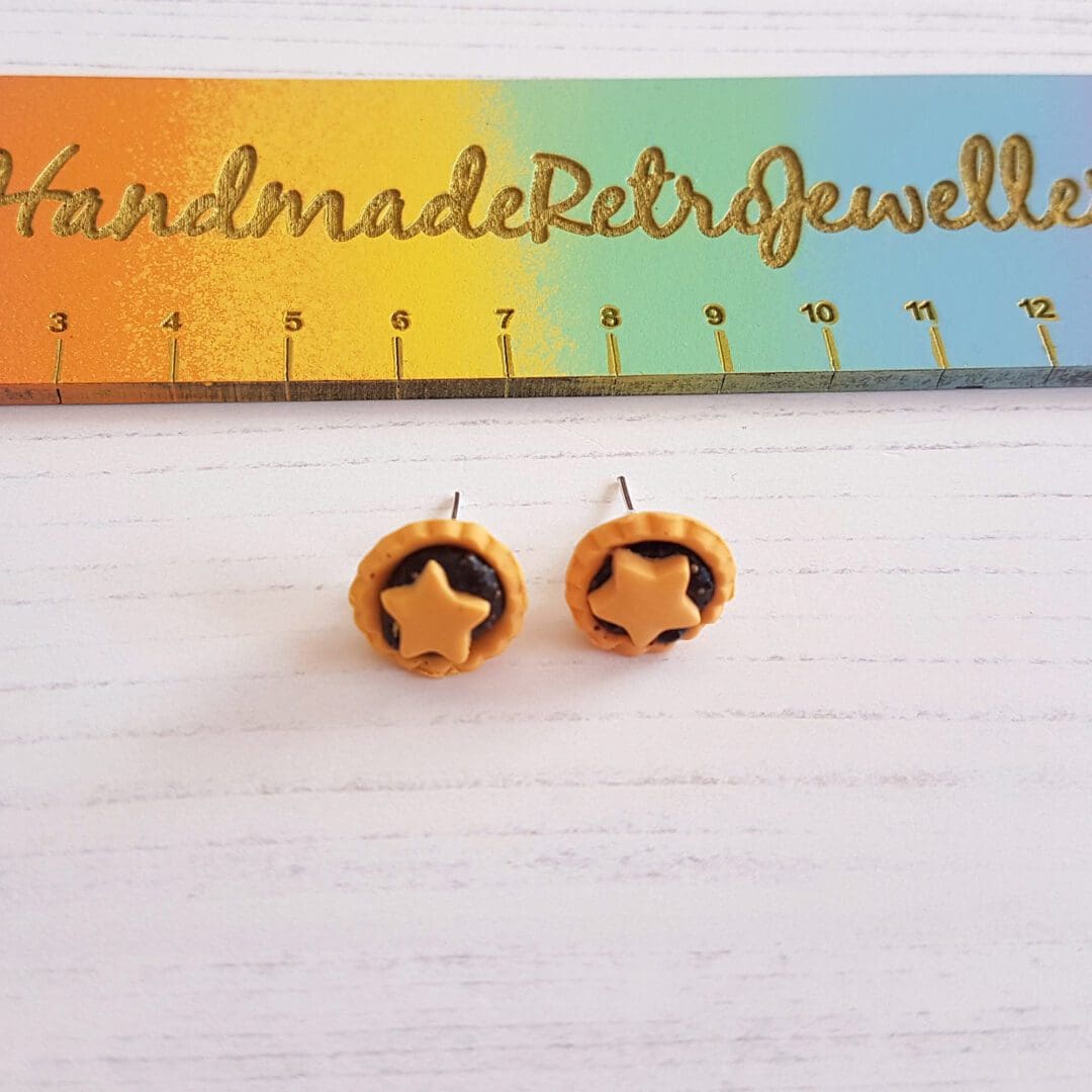 NEW VERSION Christmas Mince Pie stud earrings - Image 6