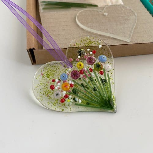 Fused Glass Flower Posy Heart Suncatcher Kit - Image 4