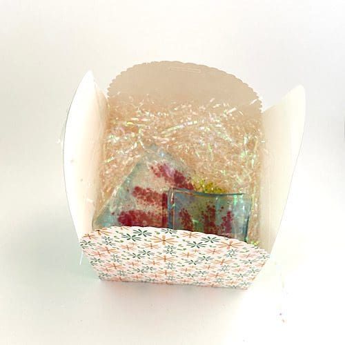 Red Flower Burst Coaster and Dish Set - Image 4