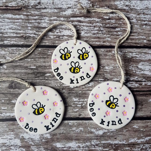 "Bee Kind" or "Bee Happy" hanging decoration, bees, flowers - Image 2