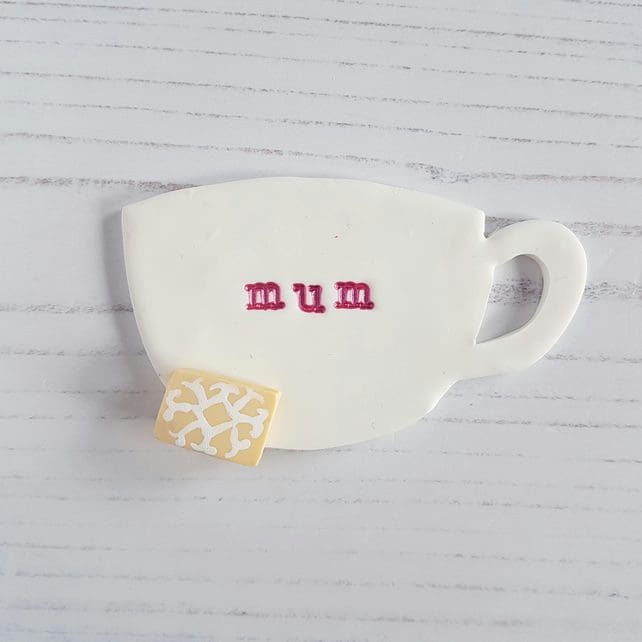 Personalised cup of tea for Mum with your choice of biscuit decoration - Image 3