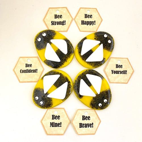 Bee Pocket Hug - Image 7