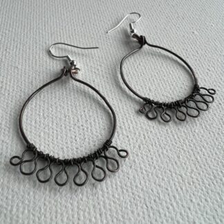 Dainty Dark Copper Round Hoop Earrings with Swirl Highlights