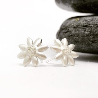 Silver Daisy Earrings