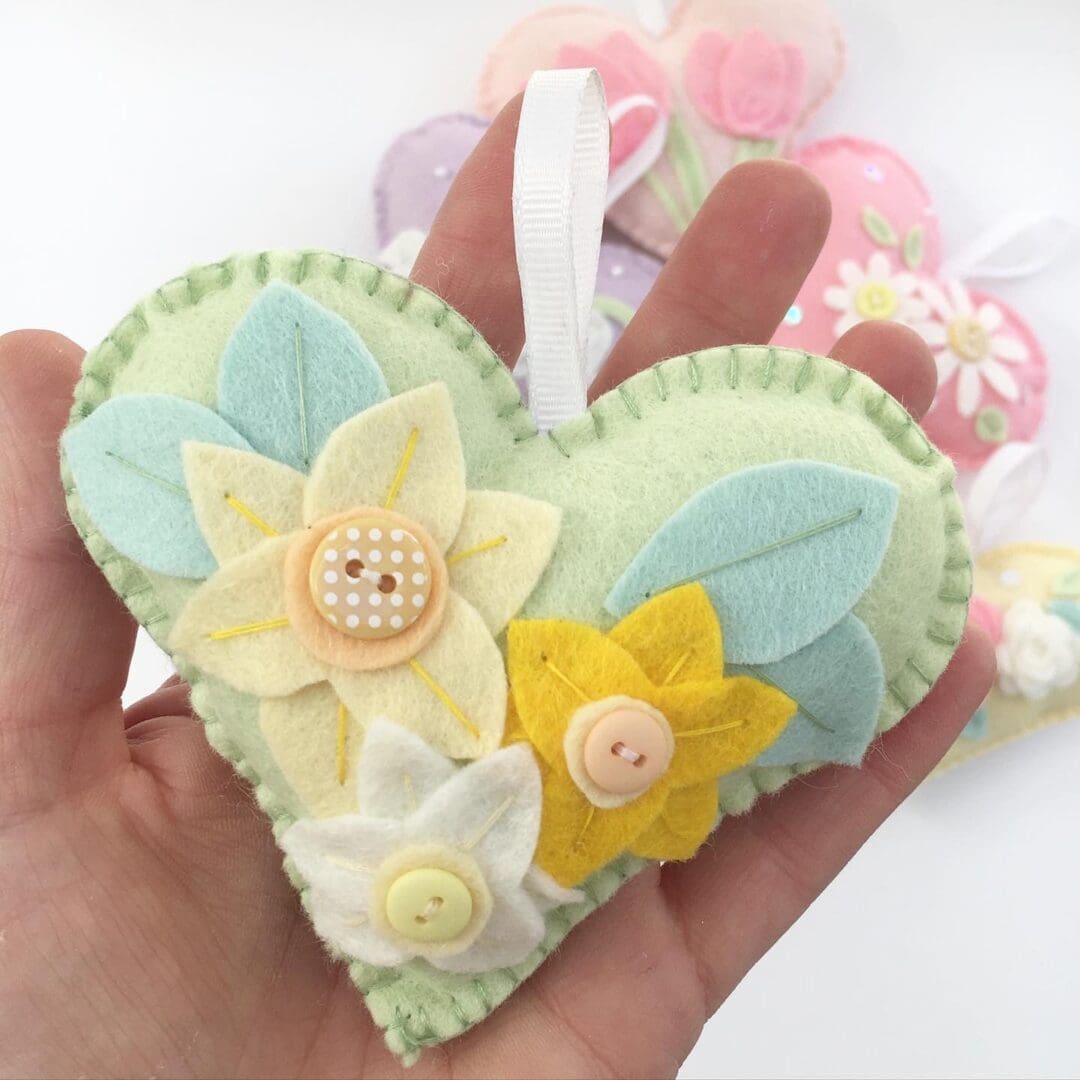 Sew your own felt Flower Hearts. Sewing kit to make 5 Floral Hearts. - Image 2
