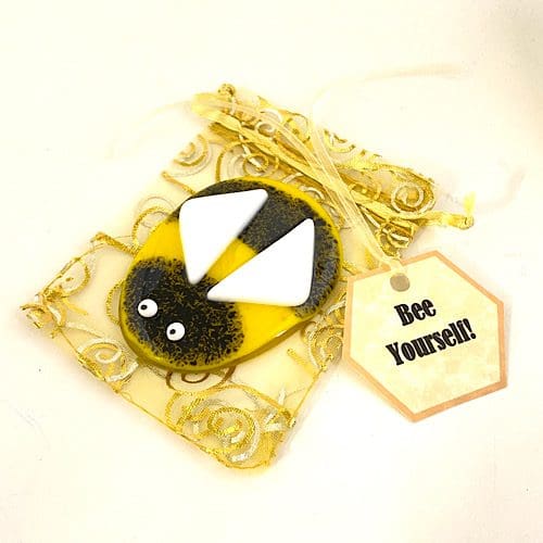Bee Pocket Hug - Image 4