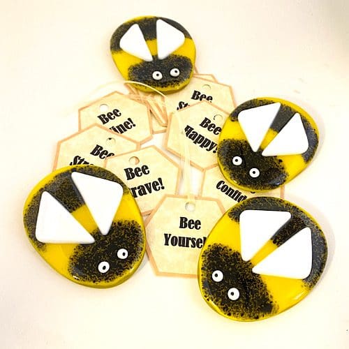 Bee Pocket Hug - Image 8