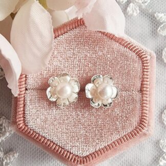 Handmade Silver Daisy Pearl earrings