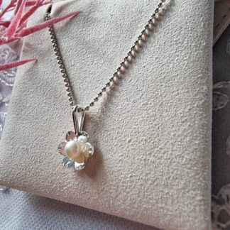 Handmade Silver Pearl Daisy Pendant