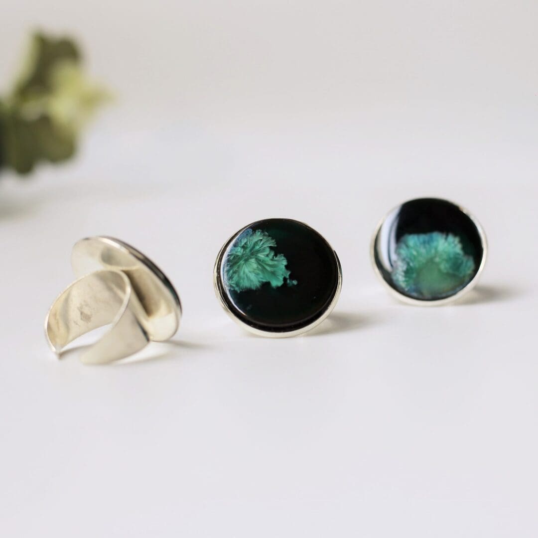Statement porcelain ring, black & light green - Image 4
