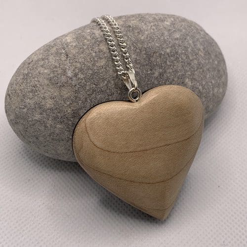 Ebony and Maple wooden heart necklace - Image 4