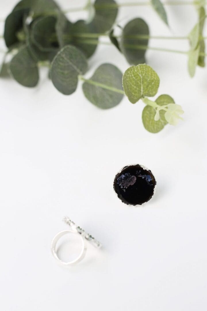 Porcelain statement ring, black & purple