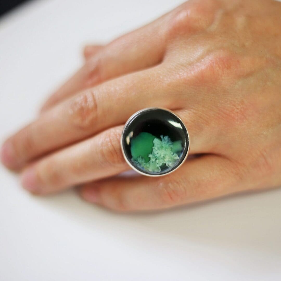 Statement porcelain ring, black & light green - Image 2