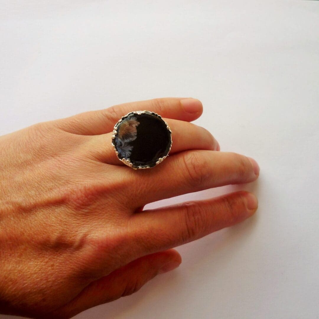 Porcelain statement ring, black & purple - Image 5