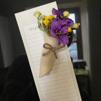 Fridge magnet bouquet of flowers