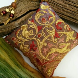 Autumn russet WOODLAND flora and fauna embroidered lavender sachet with running hare