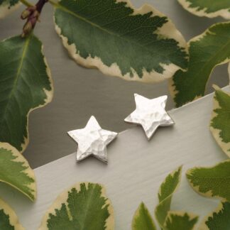 Handmade hammered sterling silver star stud earrings - 1cm