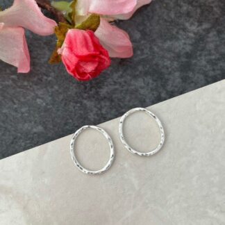 Oval Silver Front Facing Hoop Hammered Geometric Stud Earrings