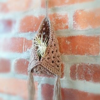Granny square air plant hanger