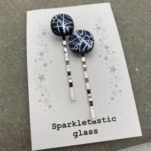 Silver swirl pattern hair grips - Image 3