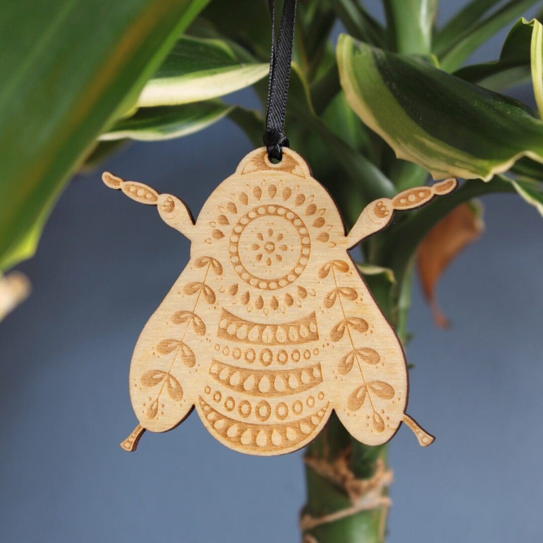 Wooden Folk Art Bumblebee Decoration - Image 2