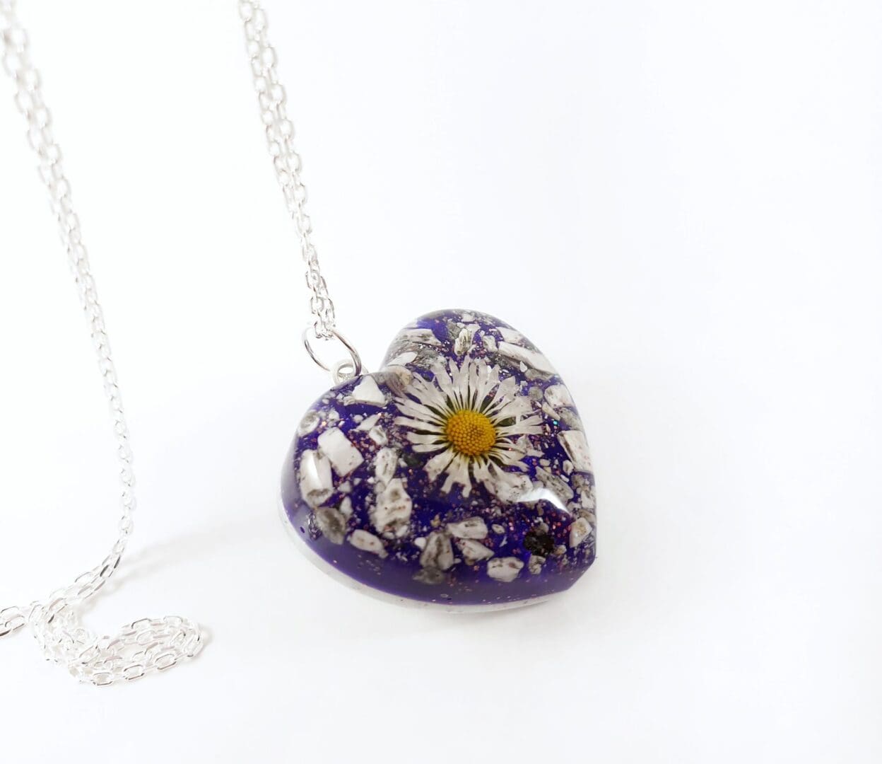 Personalised Double Sided Ashes Keepsake with Daisy Flower - Bespoke Cremation Jewellery - Pet Loss Ashes Jewellery - Image 2