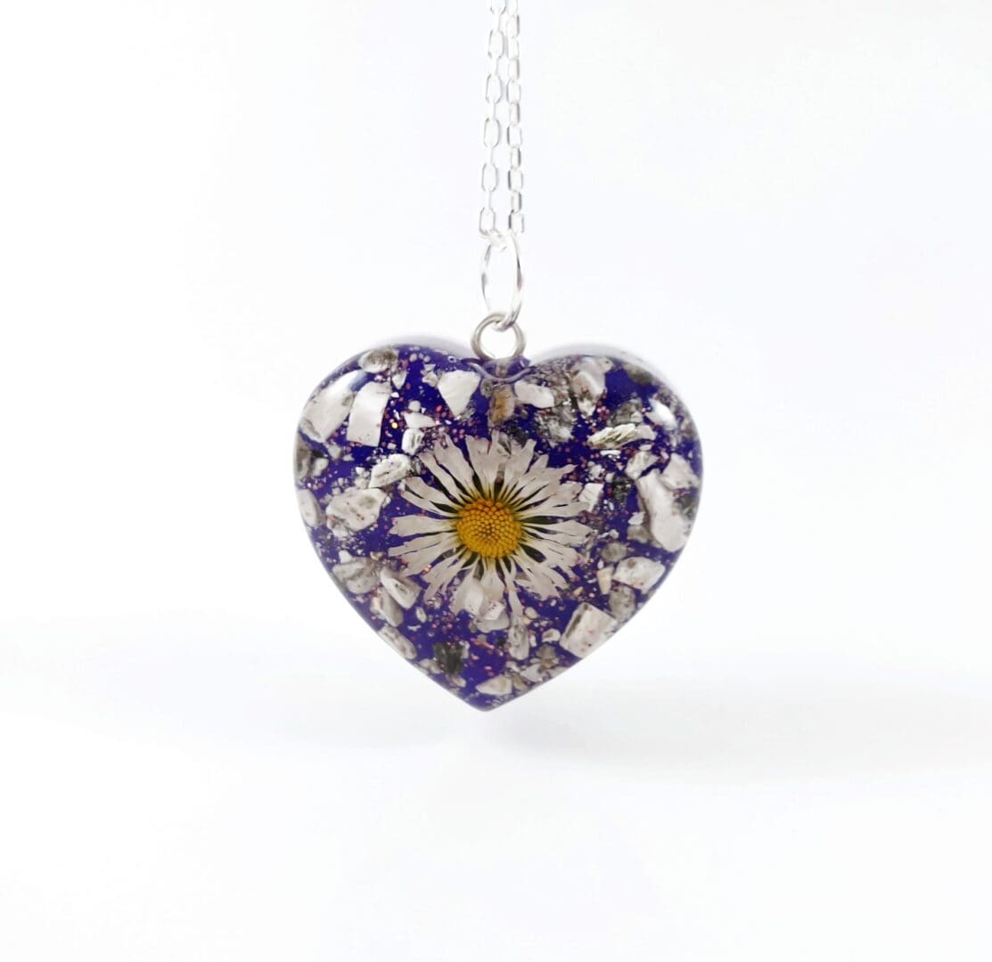Personalised Double Sided Ashes Keepsake with Daisy Flower - Bespoke Cremation Jewellery - Pet Loss Ashes Jewellery - Image 6