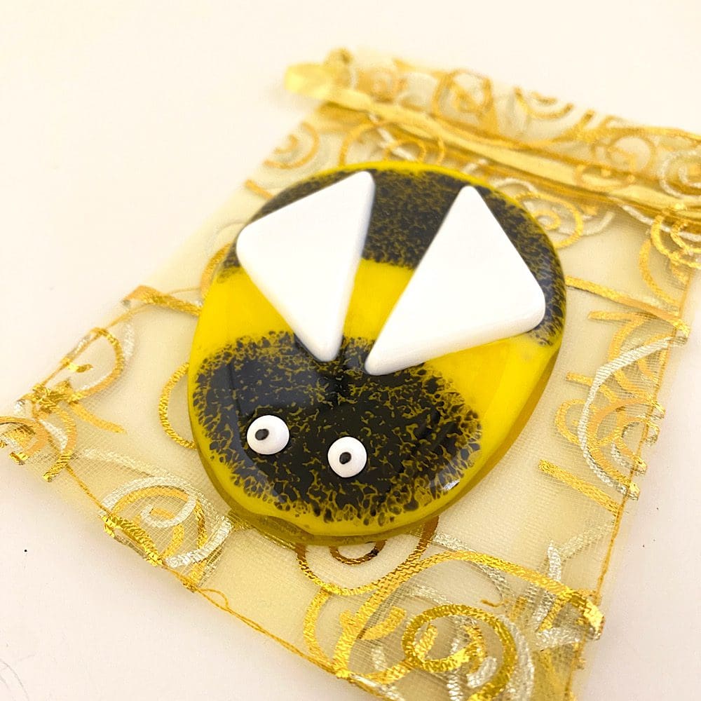 Bee Pocket Hug - Image 9