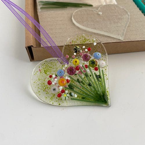 Fused Glass Flower Posy Heart Suncatcher Kit - Image 8