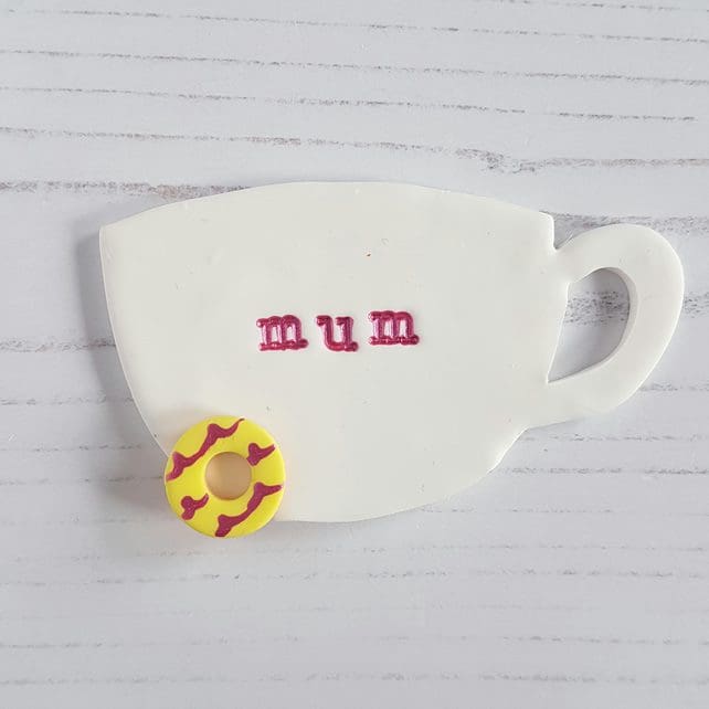 Personalised cup of tea for Mum with your choice of biscuit decoration - Image 6