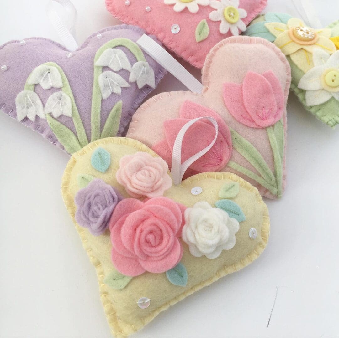 Sew your own felt Flower Hearts. Sewing kit to make 5 Floral Hearts. - Image 8