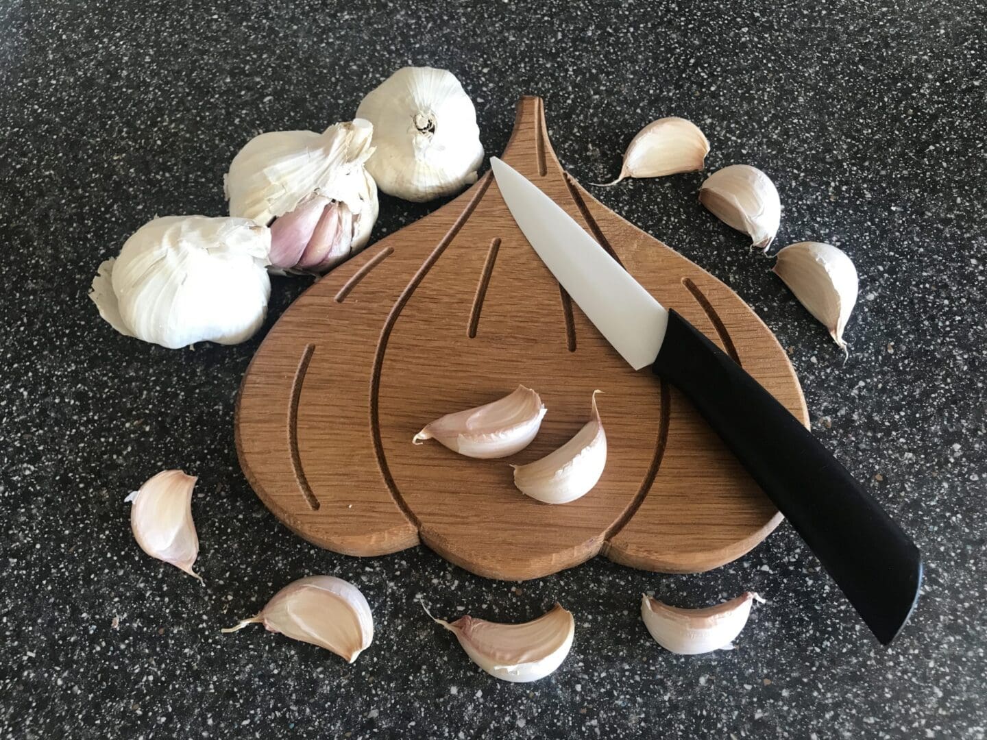 Garlic Oak Chopping Board. - Image 2