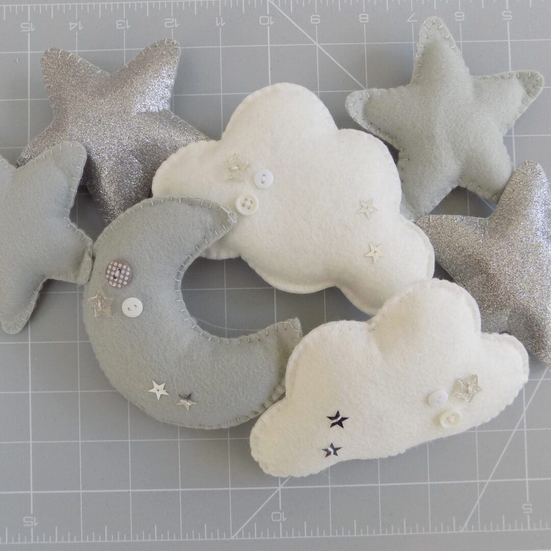 Sew your own felt Moon and Star garland kit. - Image 9