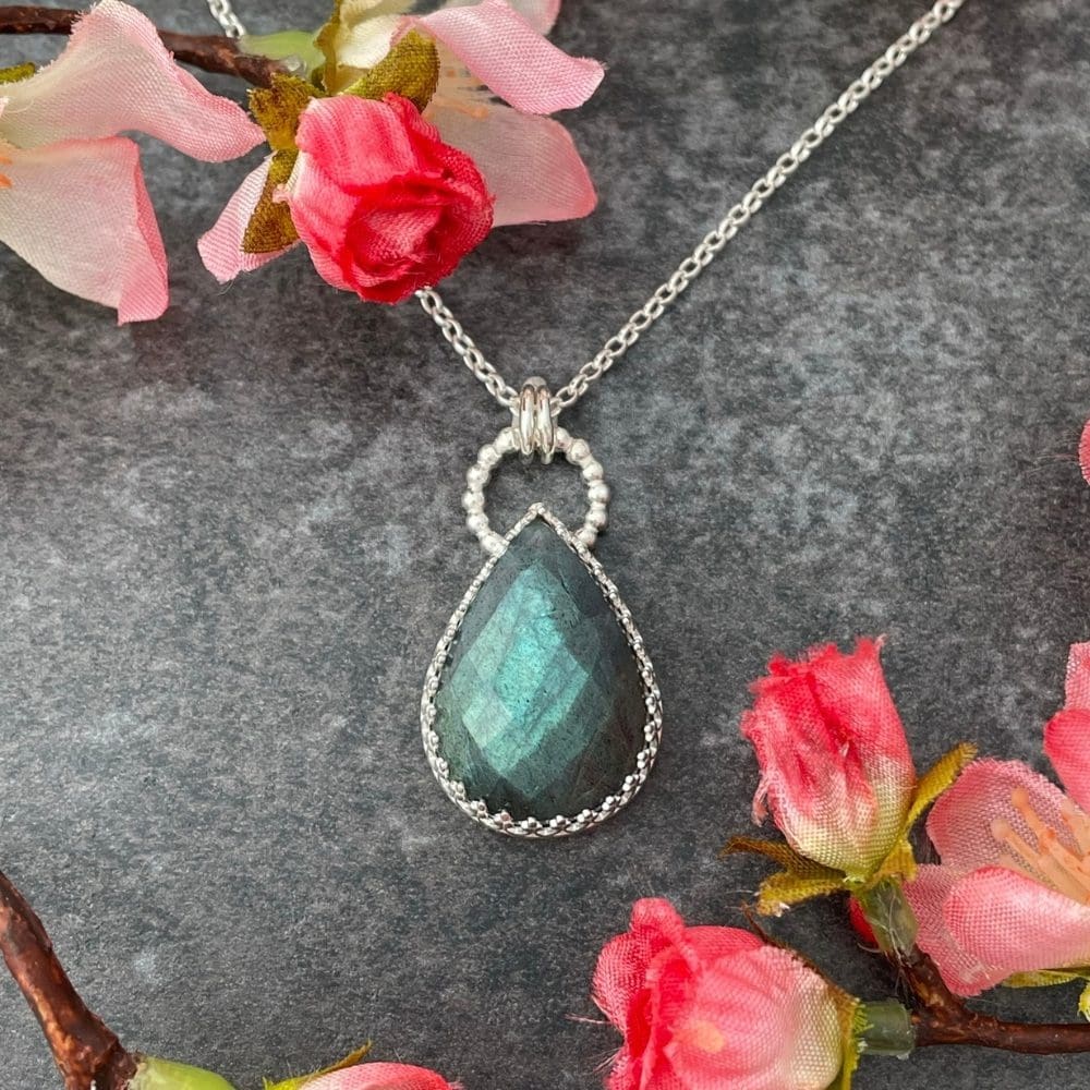 Green Blue Labradorite Gemstone Pendant Necklace
