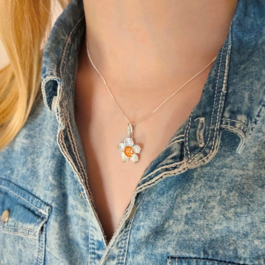 Pretty Buttercup Memorial Ashes Necklace - Image 8