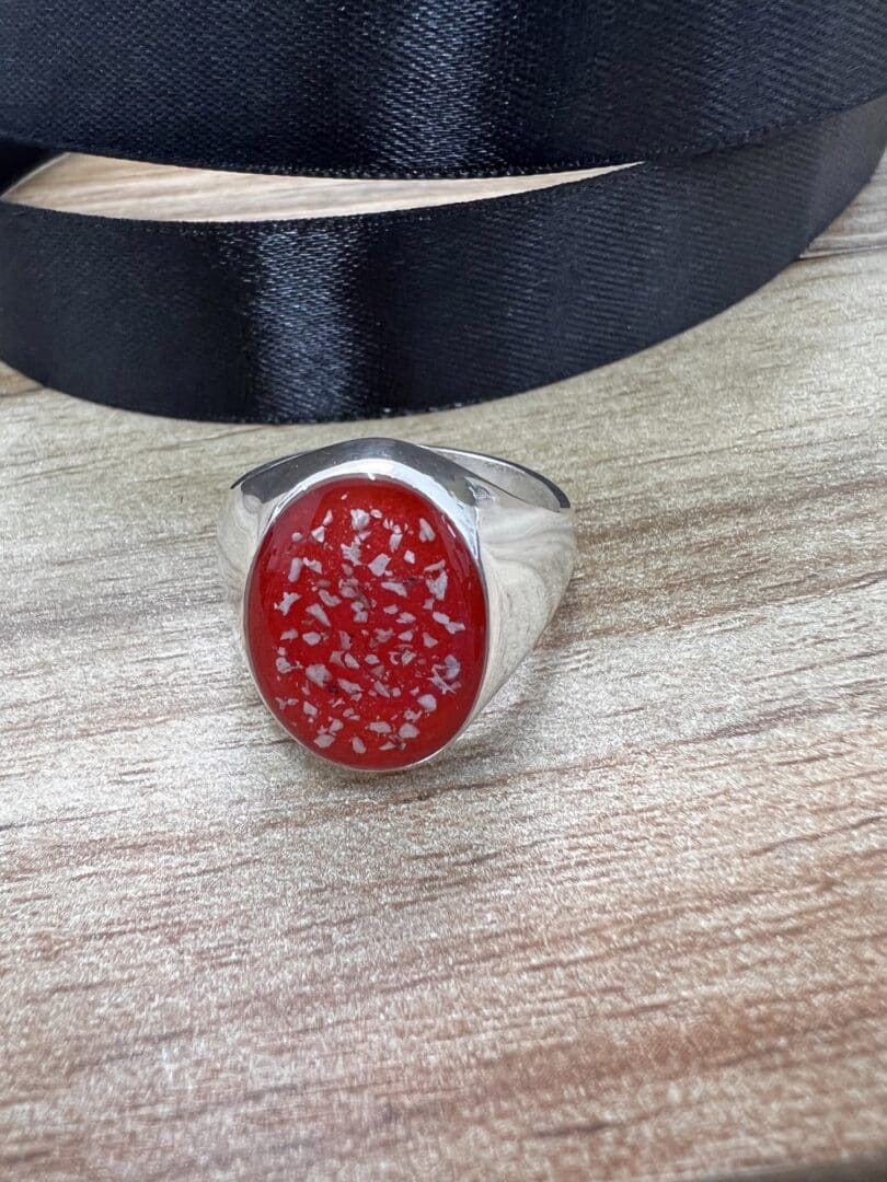 Mens Oval Memorial Ashes Signet Ring - Image 4
