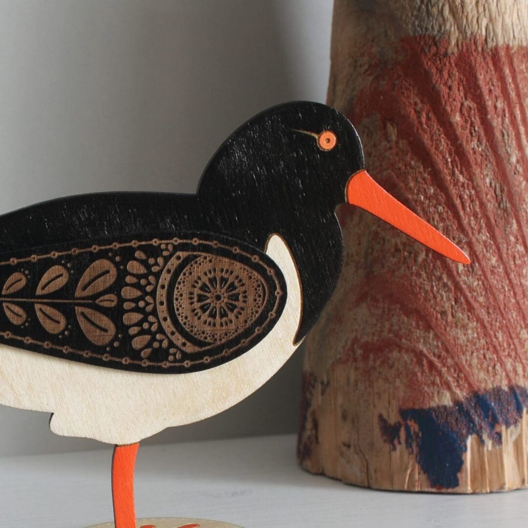 Standing Wooden Oyster Catcher - Etched and Hand Painted - Image 4
