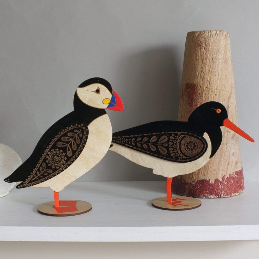 Standing Wooden Oyster Catcher - Etched and Hand Painted - Image 5