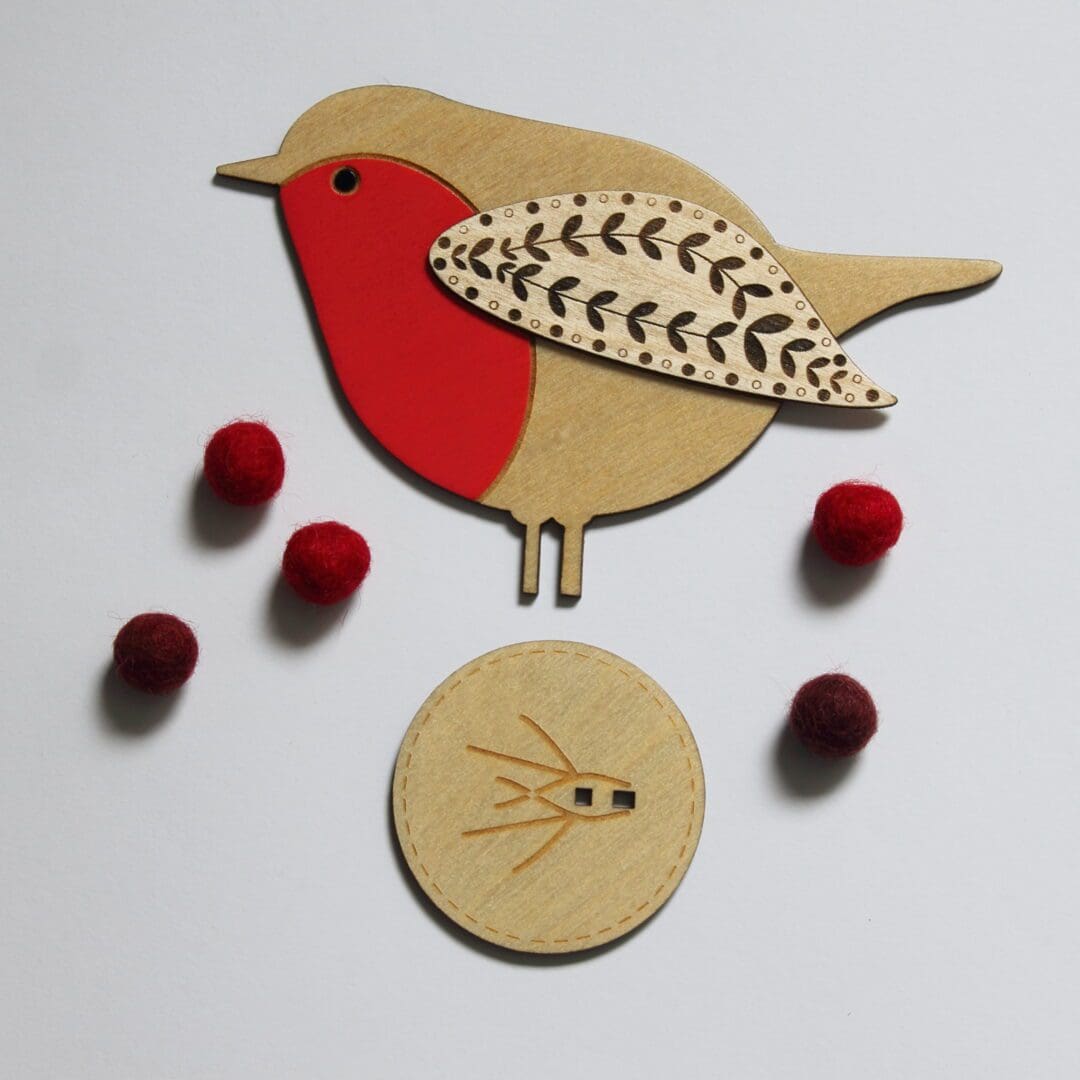 Standing Wooden Robin Christmas Decoration - Etched and Hand Painted - Image 7