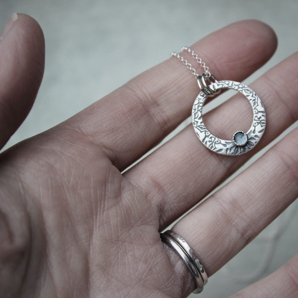 willow and twigg aquamarine and sterling silver oval pendant necklace