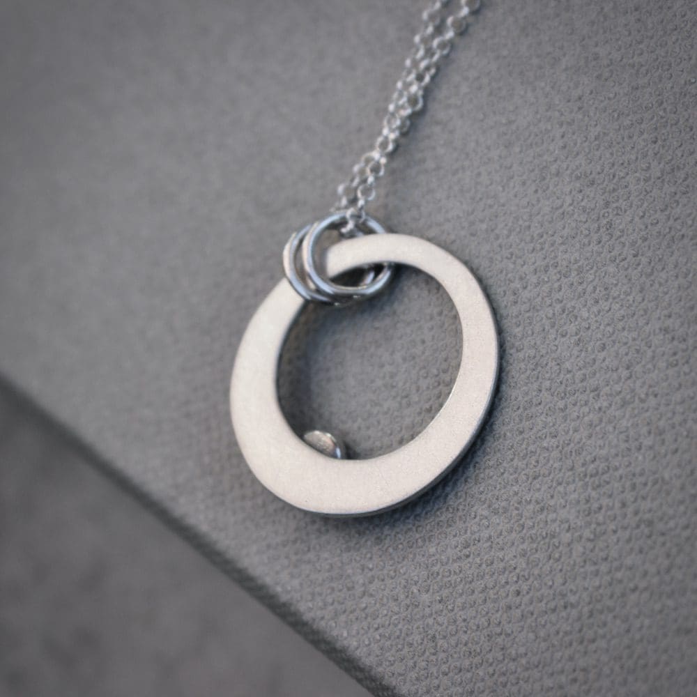 willow and twigg aquamarine and sterling silver oval pendant necklace