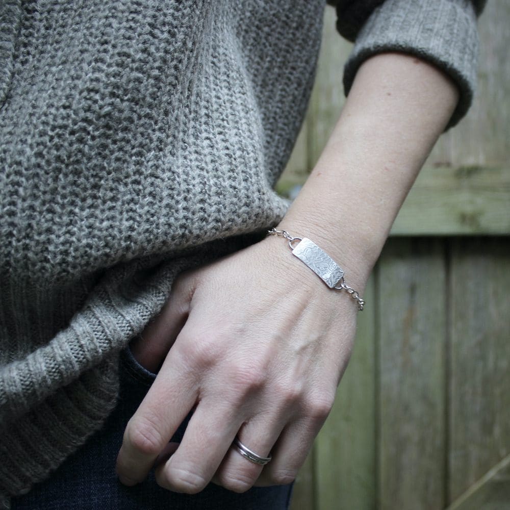 willow and twigg silver oak leaf pattern rectangular bracelet