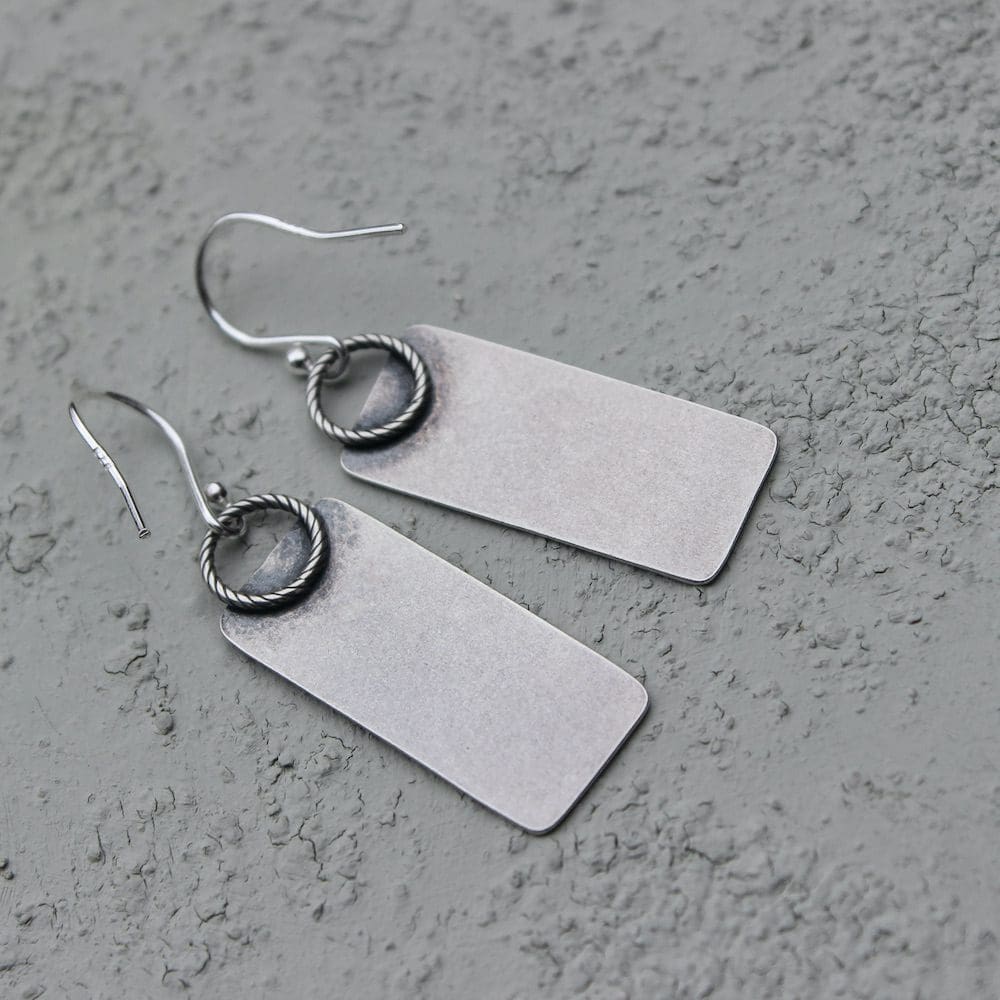 willow and twigg silver oak leaf pattern rectangular drop earrings