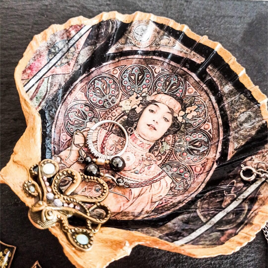 Art Nouveau Style Mucha Decoupaged and Gilded Handcrafted Scallop Shell Trinket Dishes - Image 3