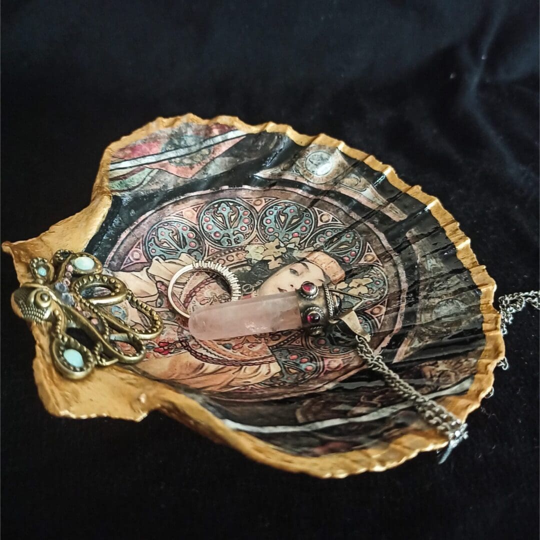Art Nouveau Style Mucha Decoupaged and Gilded Handcrafted Scallop Shell Trinket Dishes - Image 8
