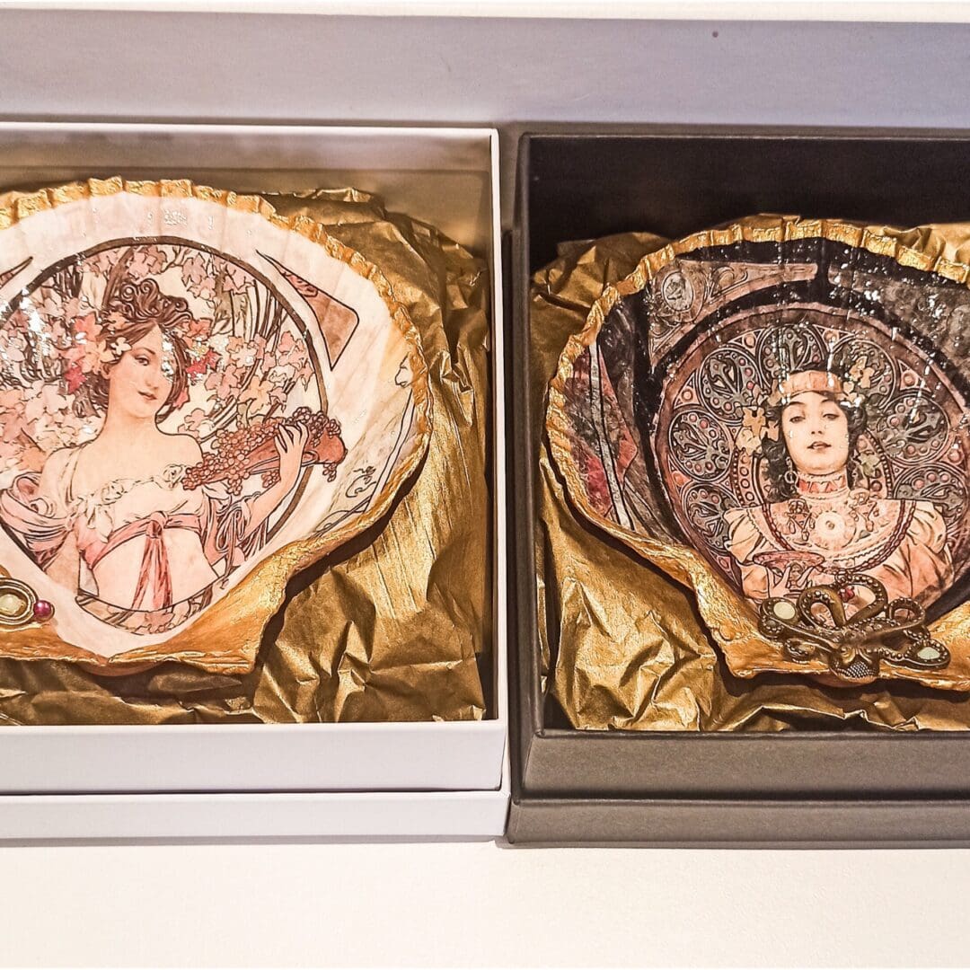 Art Nouveau Style Mucha Decoupaged and Gilded Handcrafted Scallop Shell Trinket Dishes - Image 9