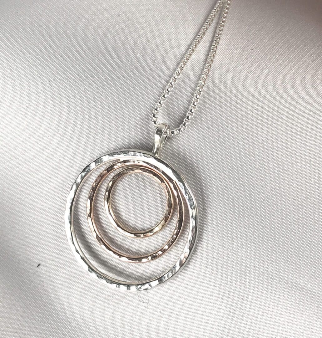 Gold and silver circles necklace - Image 3