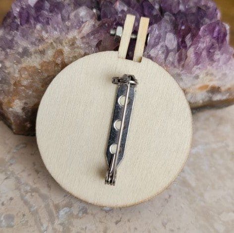 Embroidered shoreline of pebbles and seashells mini hoop brooch 4cm. - Image 4