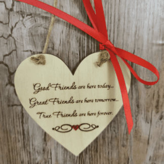Good friends xmas christmas gift wooden heart plaque sign shabby chic birch plywood