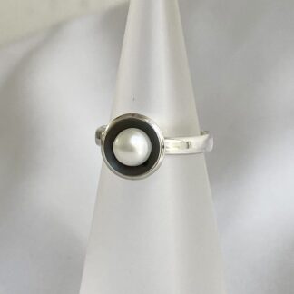 Pearl ring